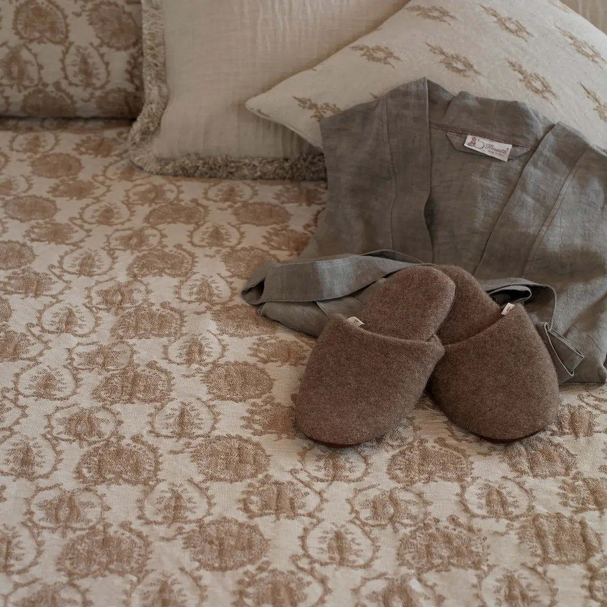 Bedspread Baku King 270 x 280 cm Color Safari col.111