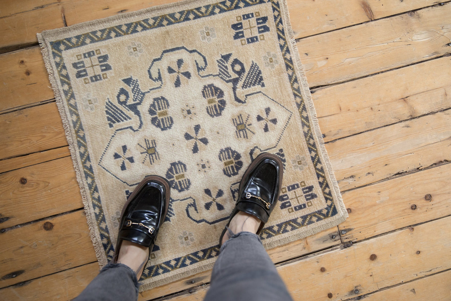 2x2.5 Vintage Distressed Oushak Square Rug Mat