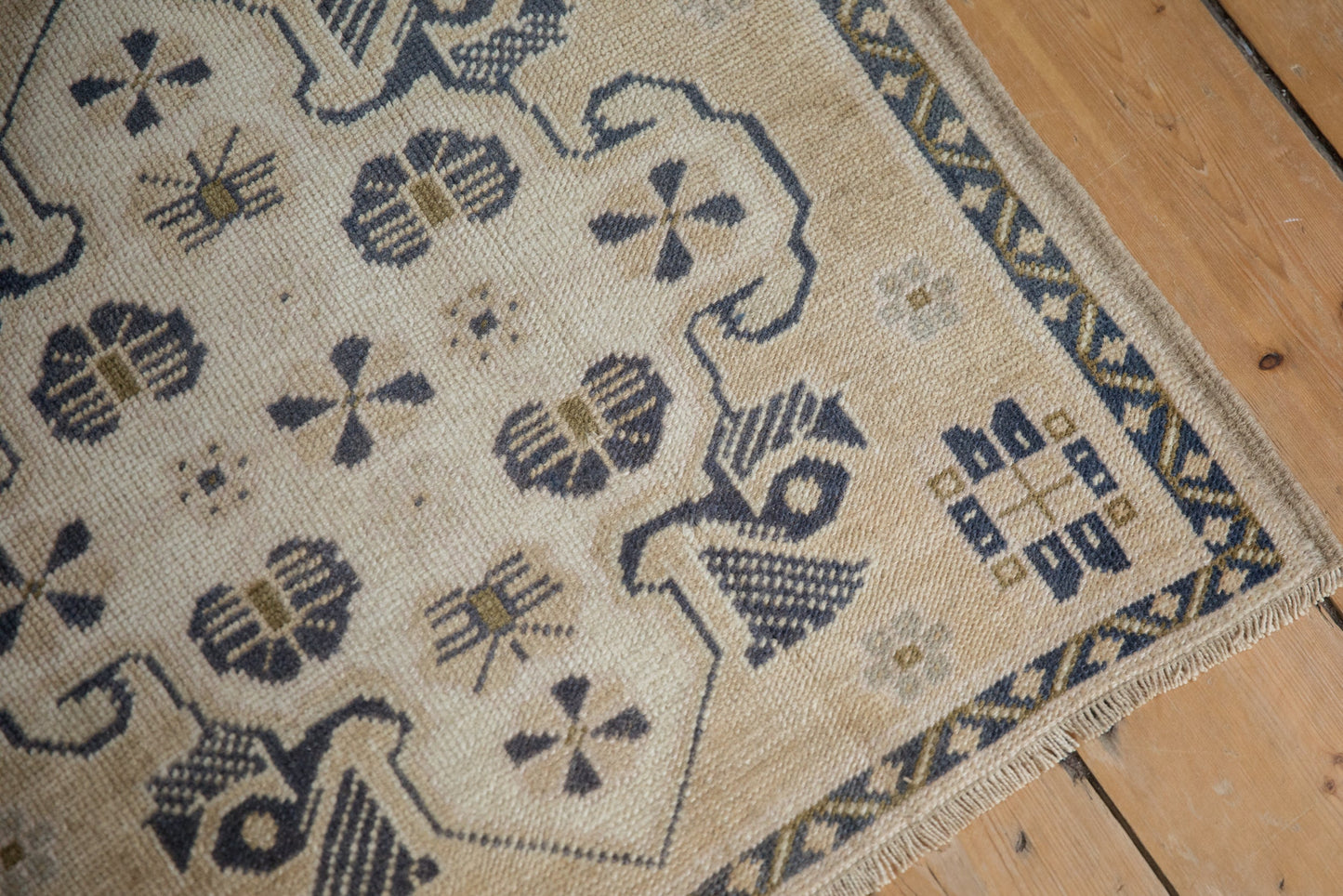 2x2.5 Vintage Distressed Oushak Square Rug Mat