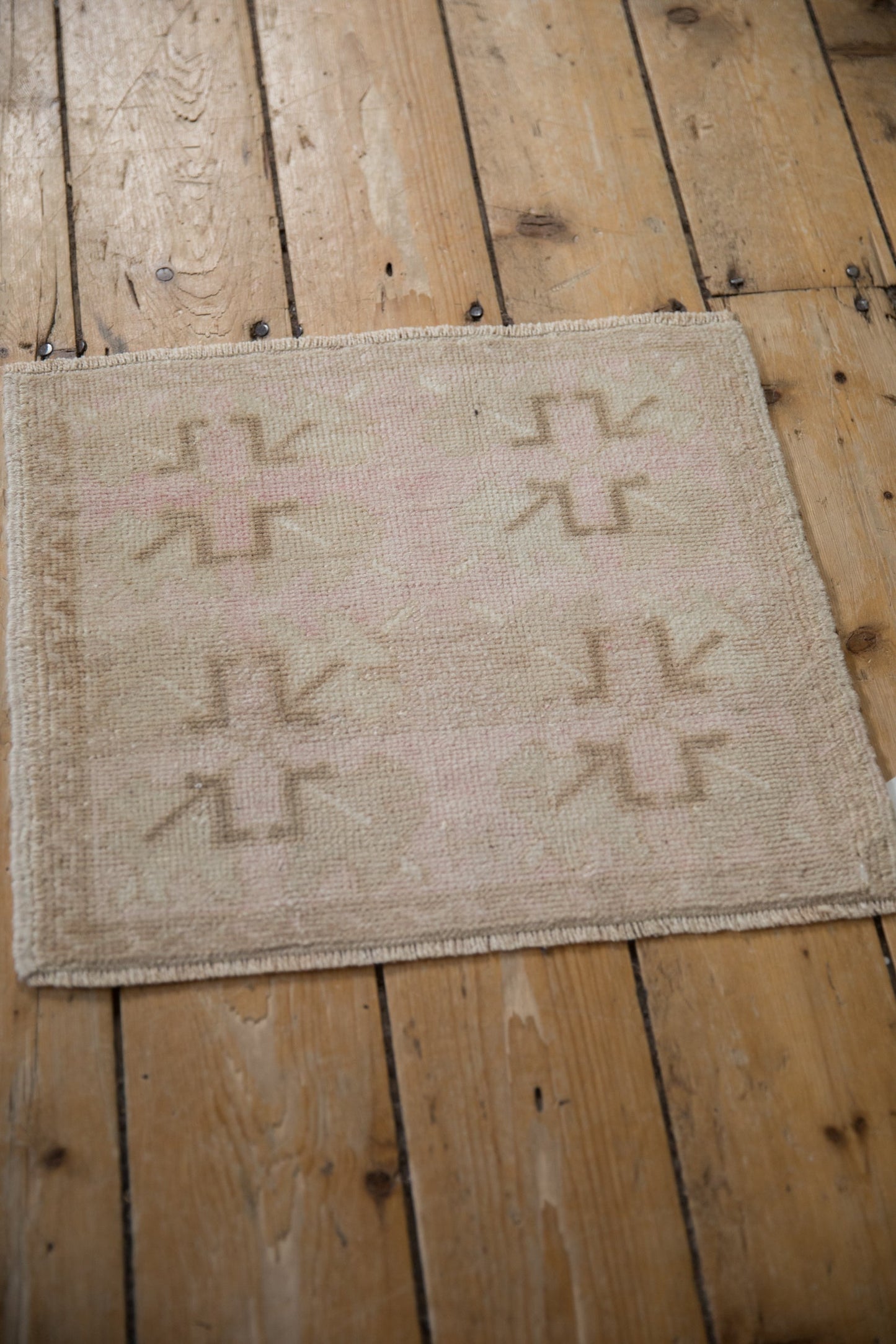 1.5x1.5 Vintage Distressed Oushak Square Rug Mat