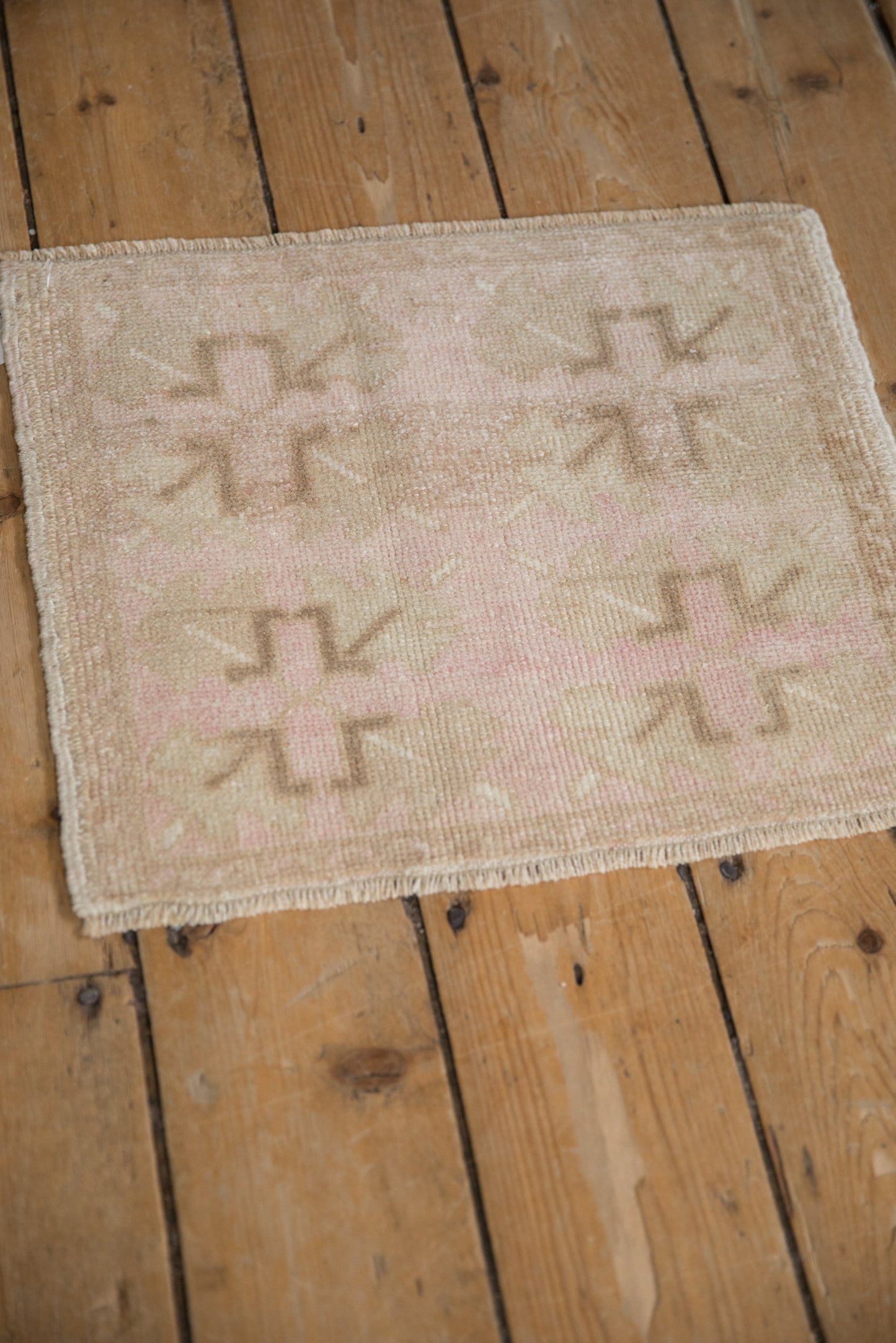 1.5x1.5 Vintage Distressed Oushak Square Rug Mat