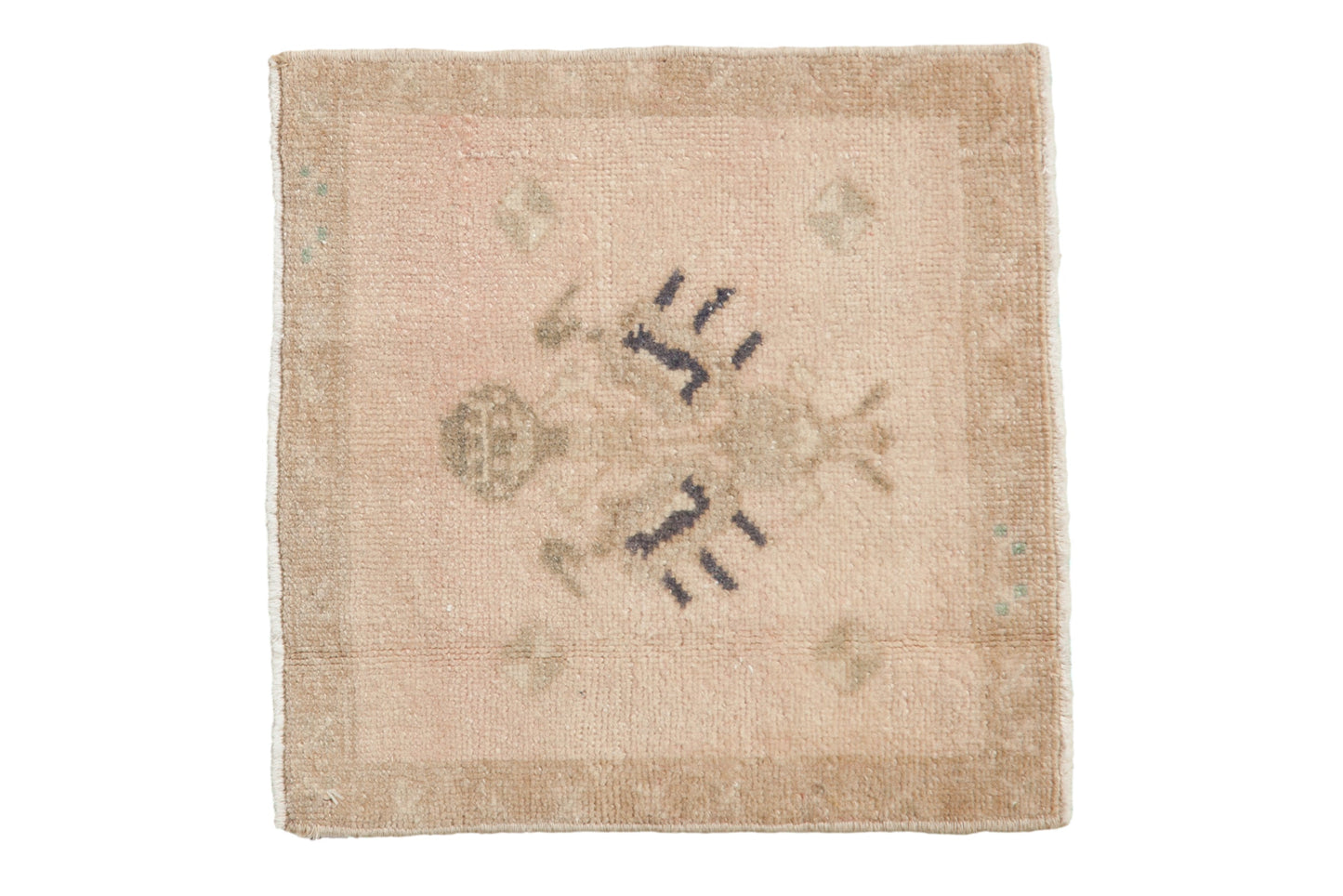 1.5x1.5 Vintage Distressed Oushak Square Rug Mat