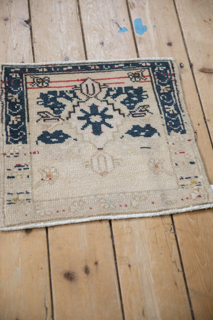 1.5x1.5 Vintage Distressed Oushak Square Rug Mat