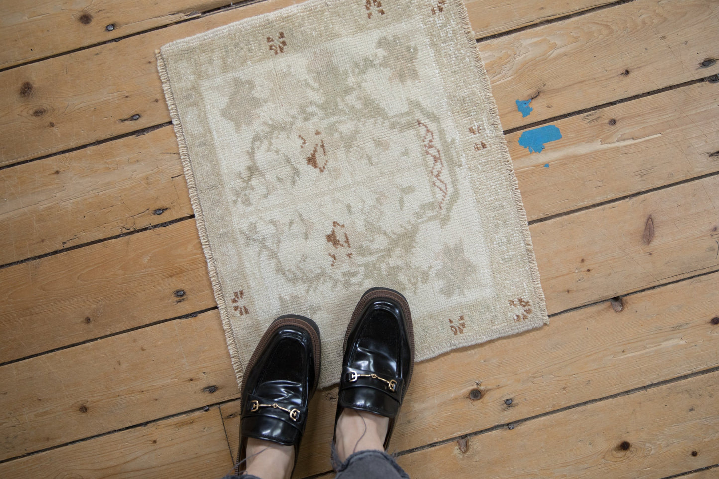 1.5x2 Vintage Distressed Oushak Square Rug Mat