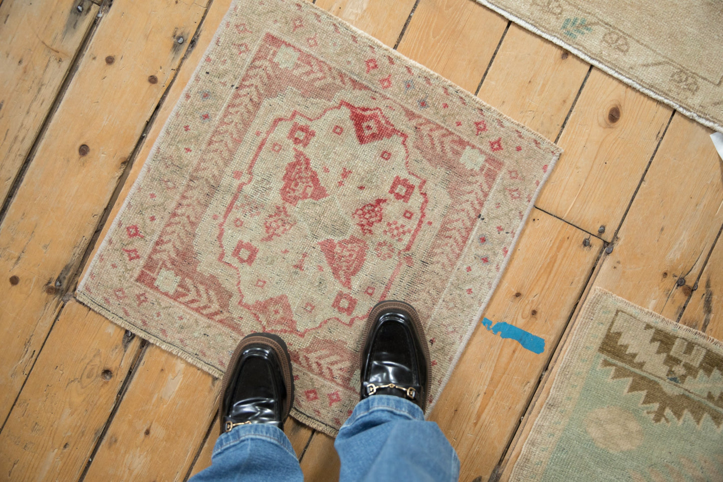 1.5x2 Vintage Distressed Oushak Square Rug Mat