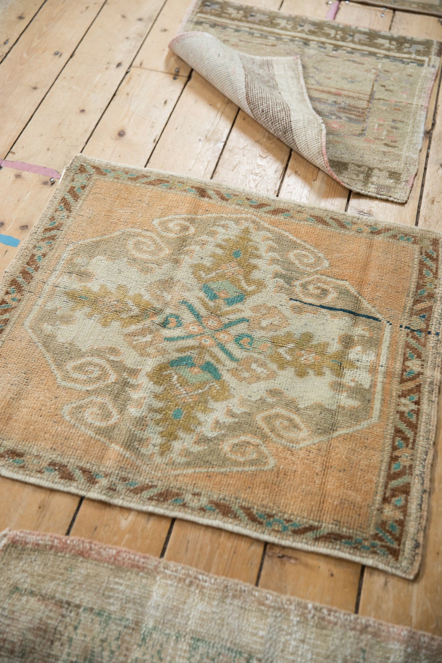 2.5x2.5 Vintage Distressed Oushak Square Rug Mat