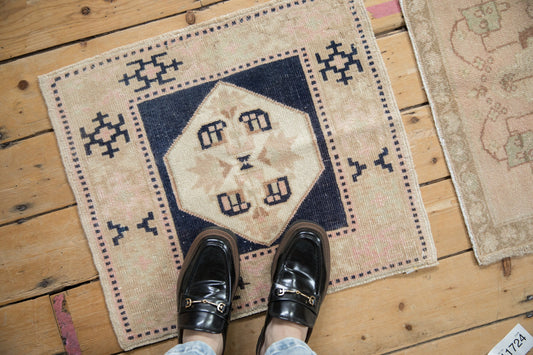 1.5x2 Vintage Distressed Oushak Square Rug Mat