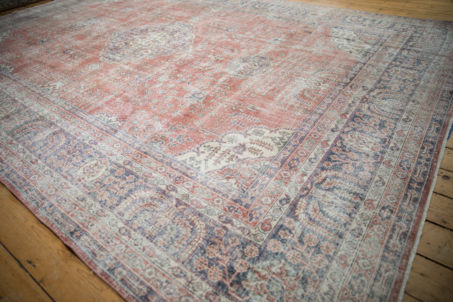 9x12.5 Vintage Distressed Sparta Carpet