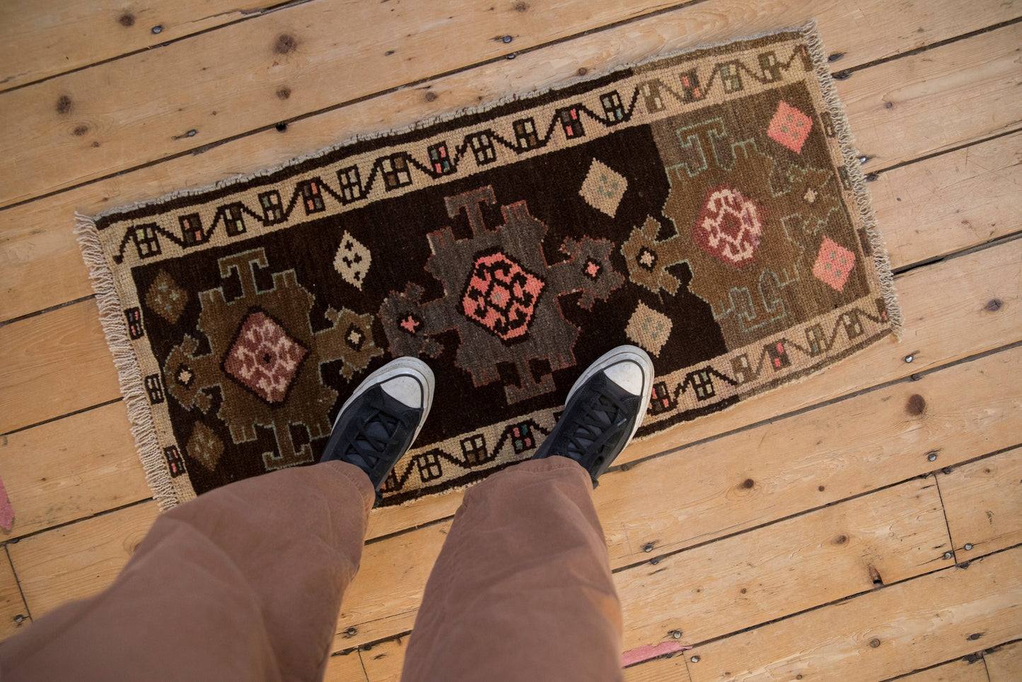 1.5x3 Vintage Distressed Kars Rug Mat