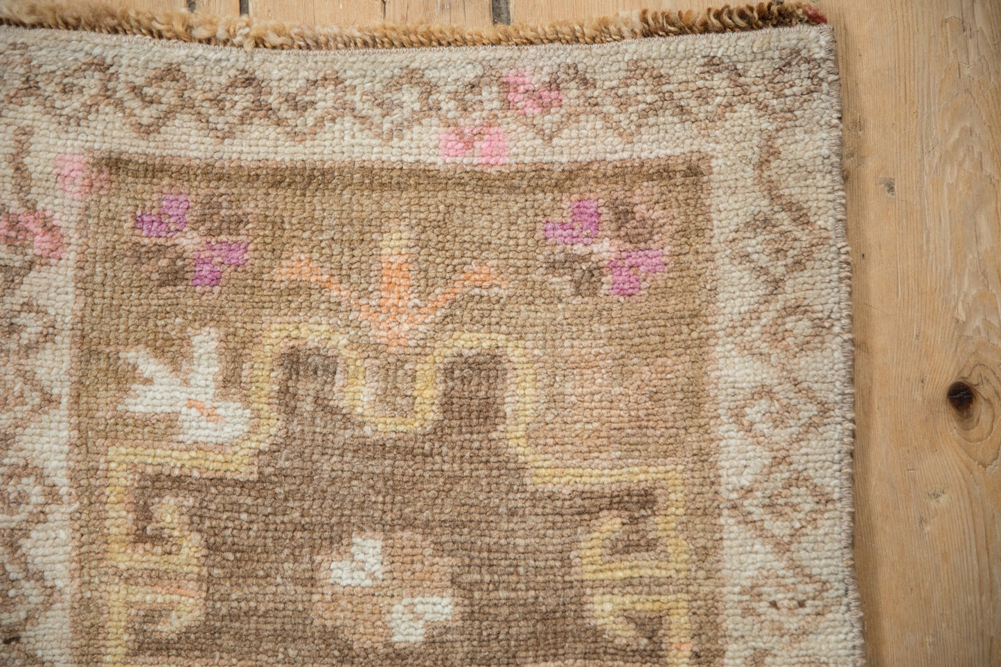 1.5x3 Vintage Distressed Kars Rug Mat