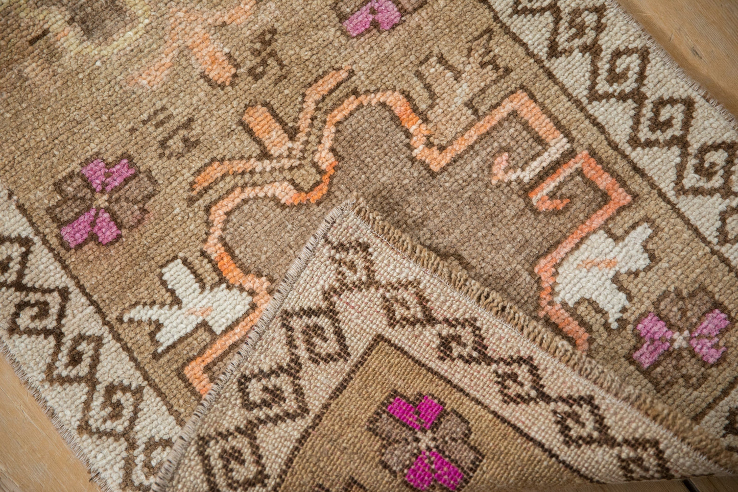 1.5x3 Vintage Distressed Kars Rug Mat