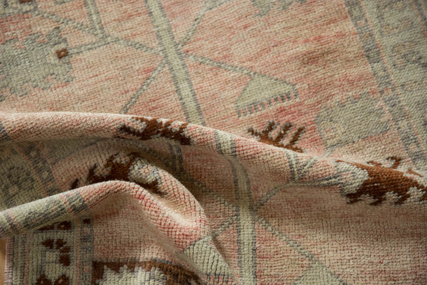 2.5x3.5 Vintage Distressed Oushak Rug