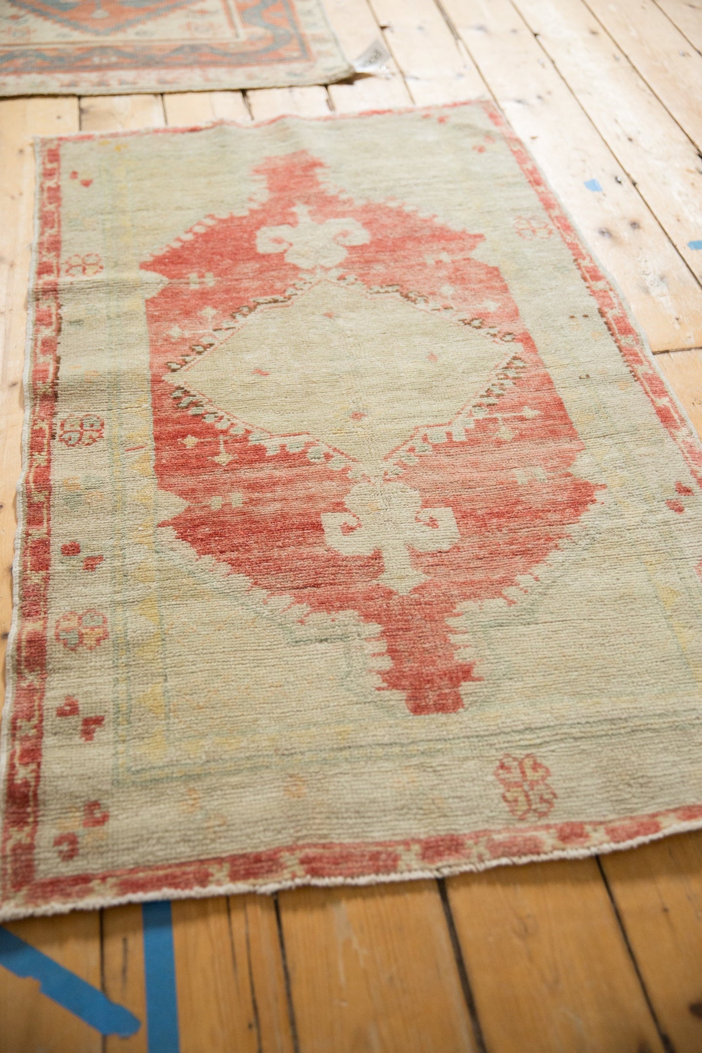 2.5x4.5 Vintage Distressed Oushak Rug