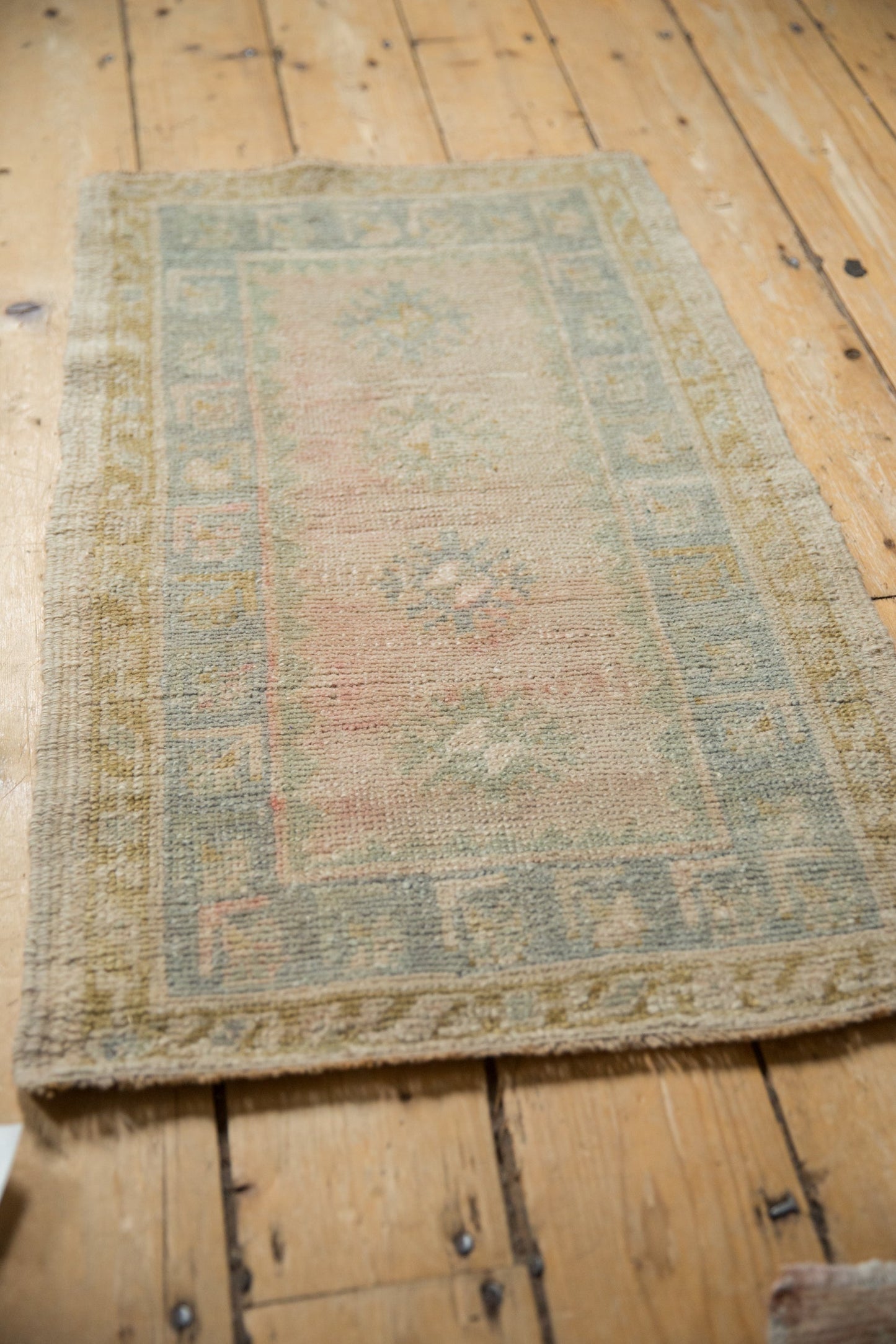 1.5x3 Vintage Distressed Oushak Rug Mat