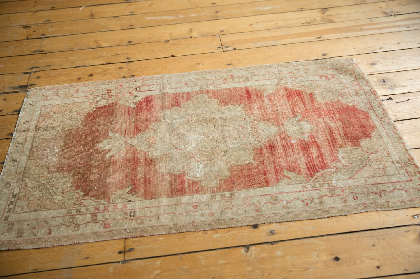 2.5x4.5 Vintage Distressed Oushak Rug