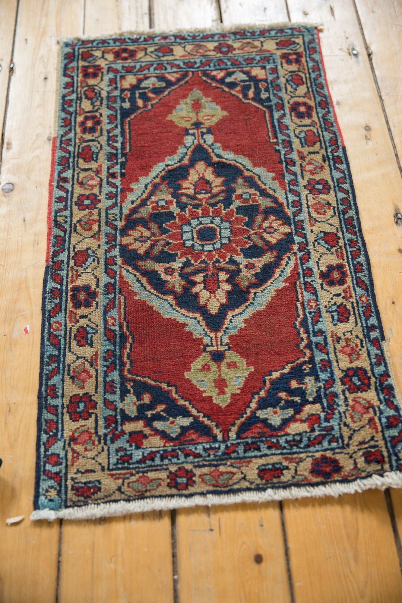 1.5x3 Vintage Heriz Rug Mat