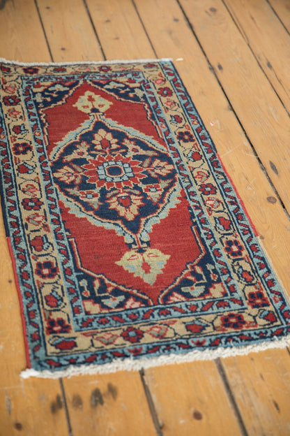 1.5x3 Vintage Heriz Rug Mat