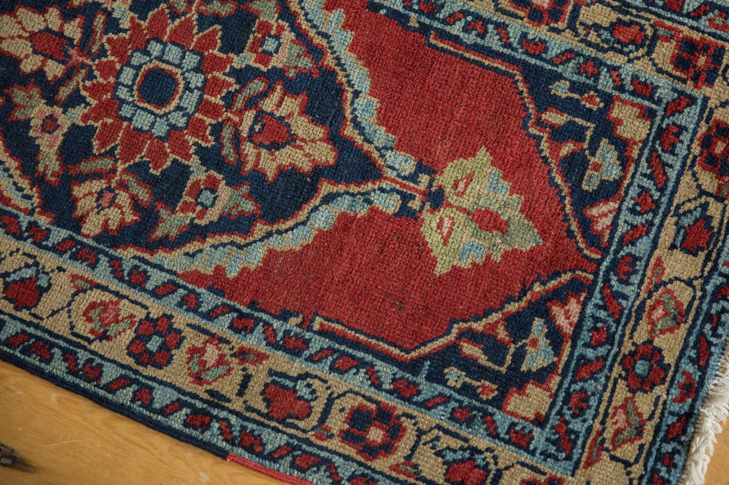 1.5x3 Vintage Heriz Rug Mat