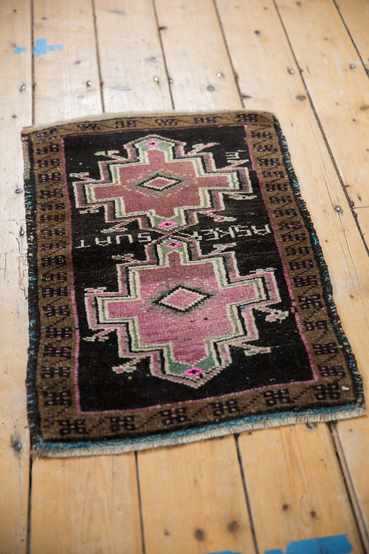 1.5x2.5 Vintage Distressed Oushak Rug Mat