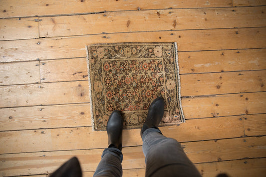 1.5x2 Vintage Fine Distressed Farahan Sarouk Square Rug Mat