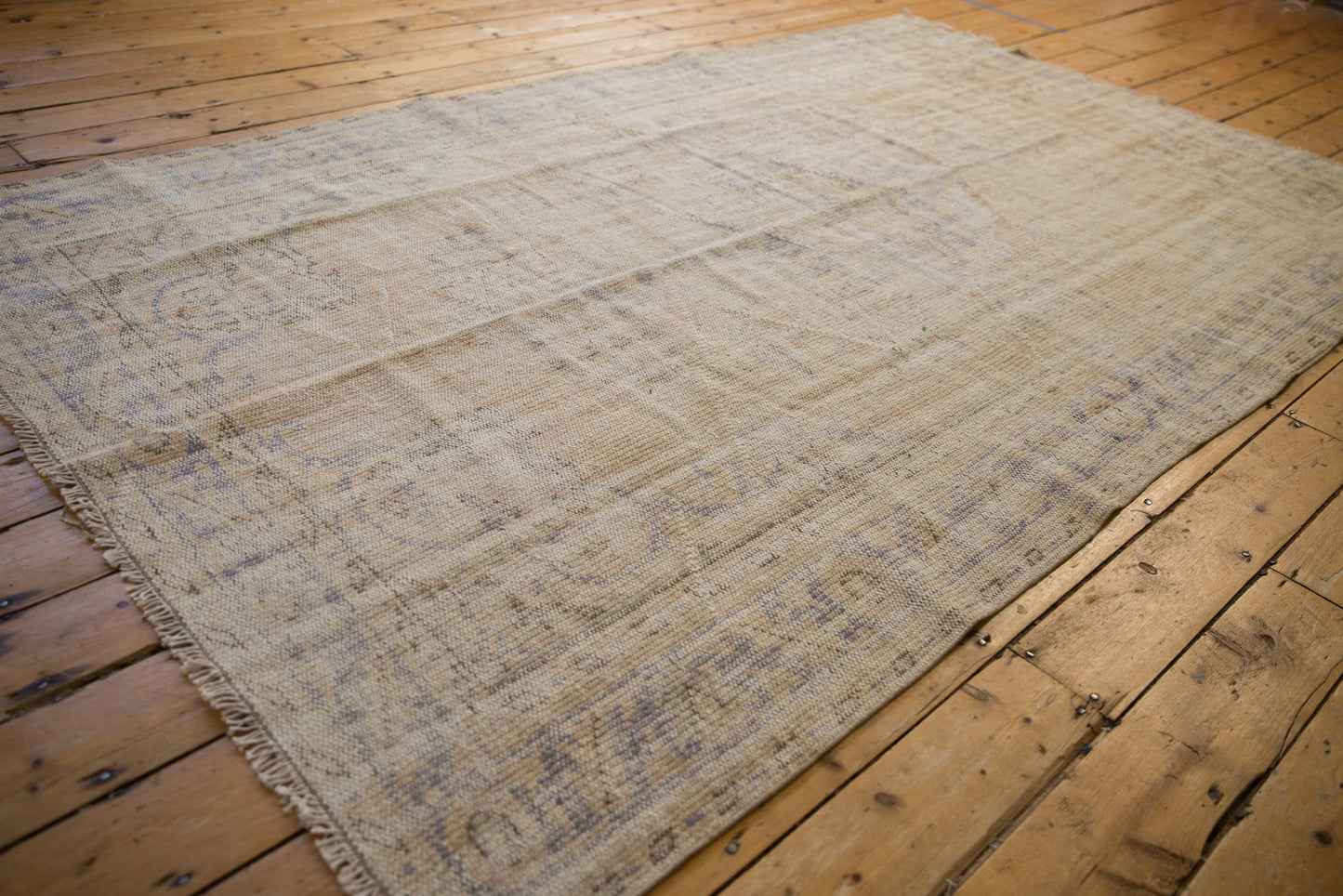 5.5x9.5 Vintage Distressed Oushak Carpet