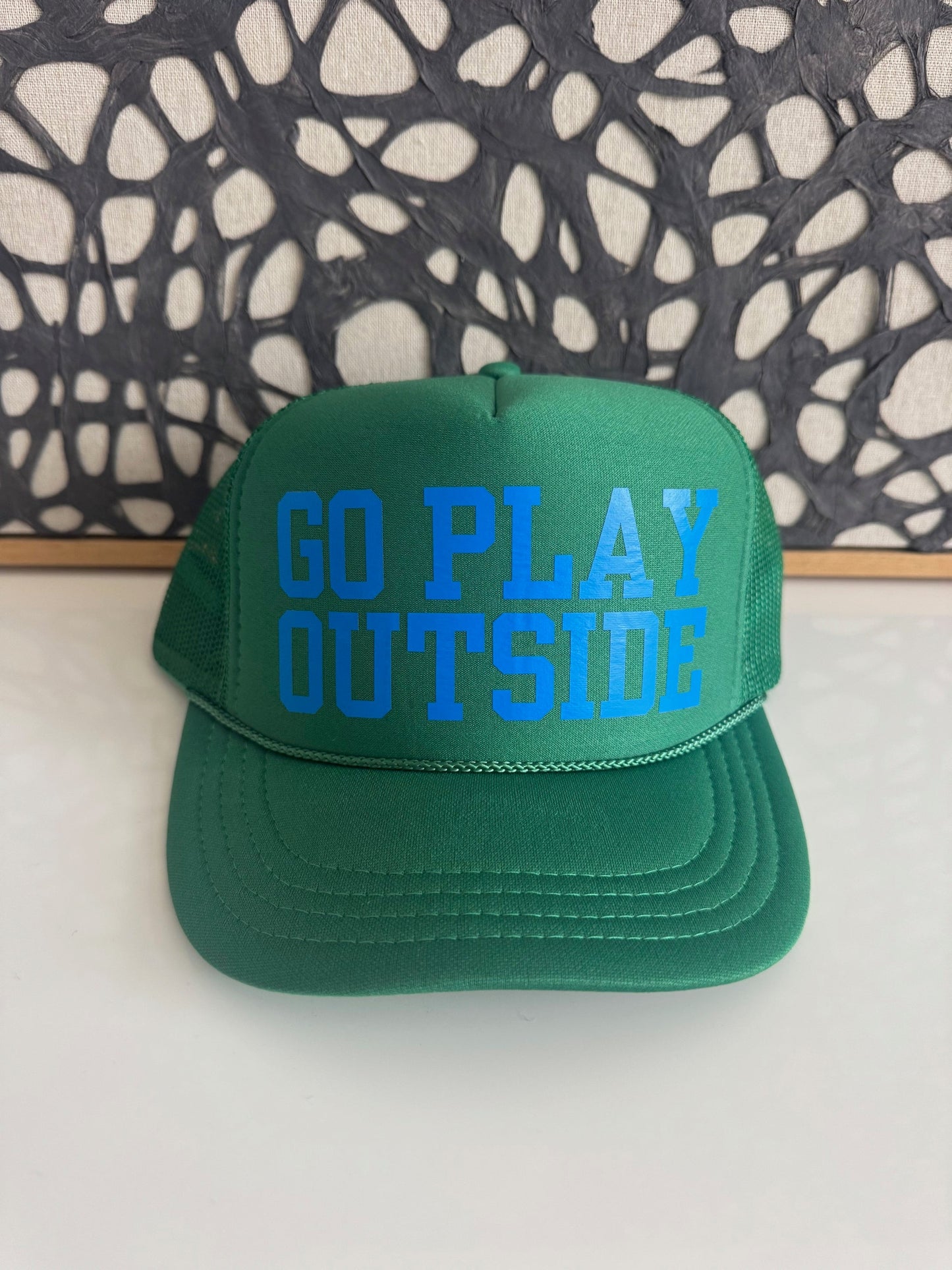 GO PLAY OUTSIDE youth kelly green trucker