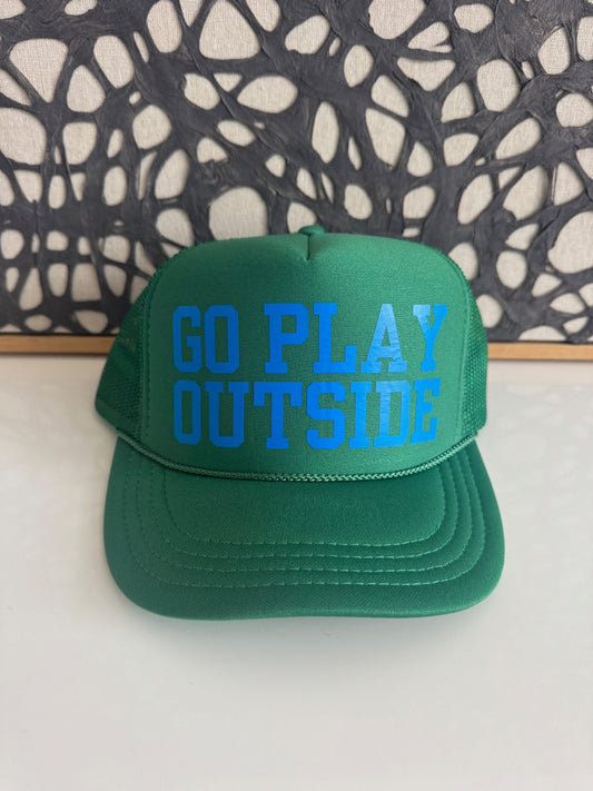 GO PLAY OUTSIDE youth kelly green trucker