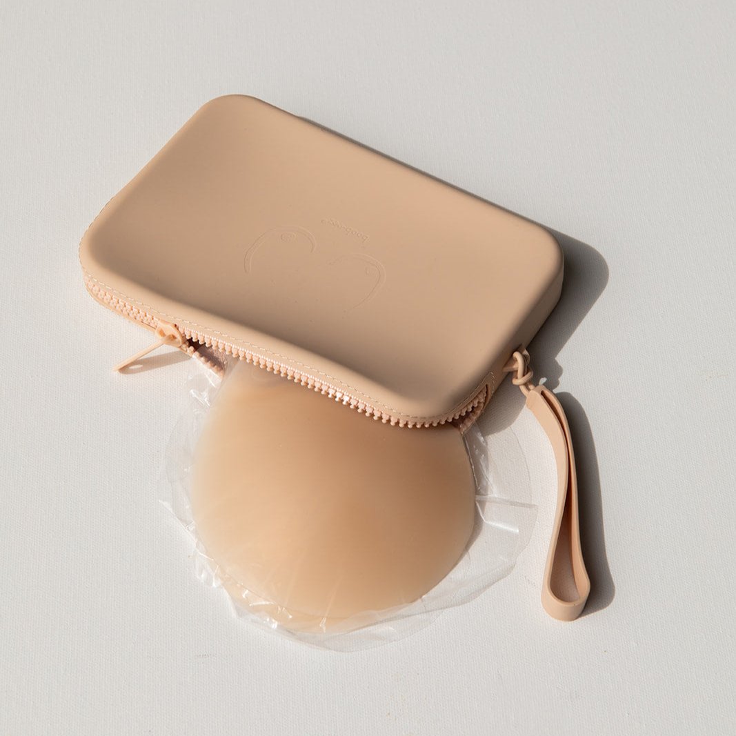Match Maker - Silicone Travel Case + x1  Silicone Stick-On Bra - WSL