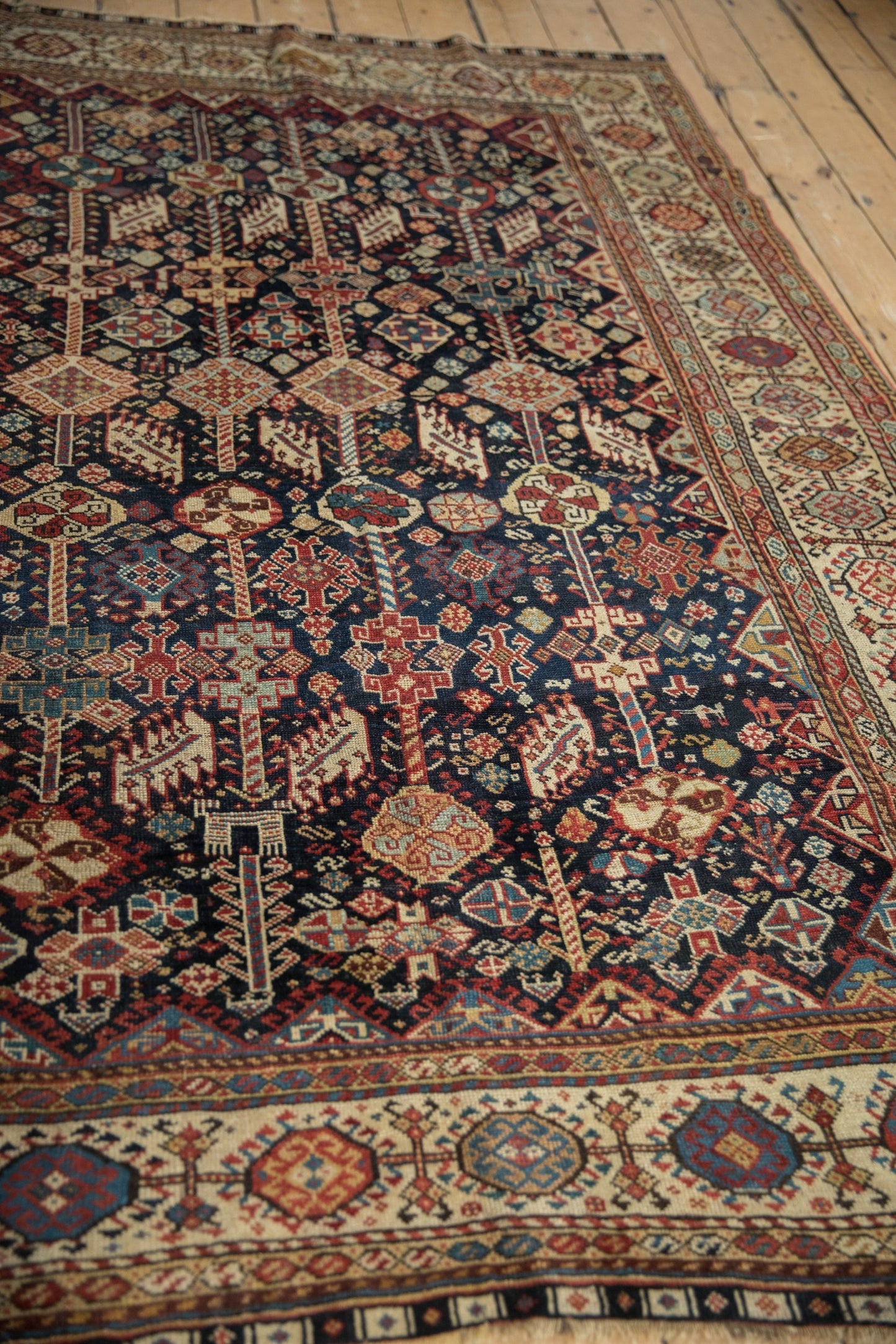 5.5x7.5 Antique Fine Qashqai Carpet