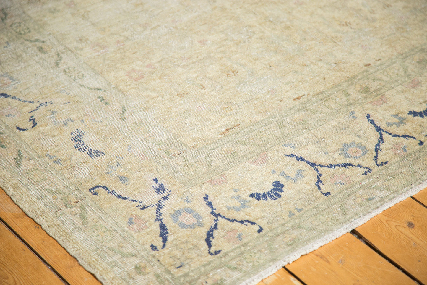 7x10 Vintage Distressed Sivas Carpet