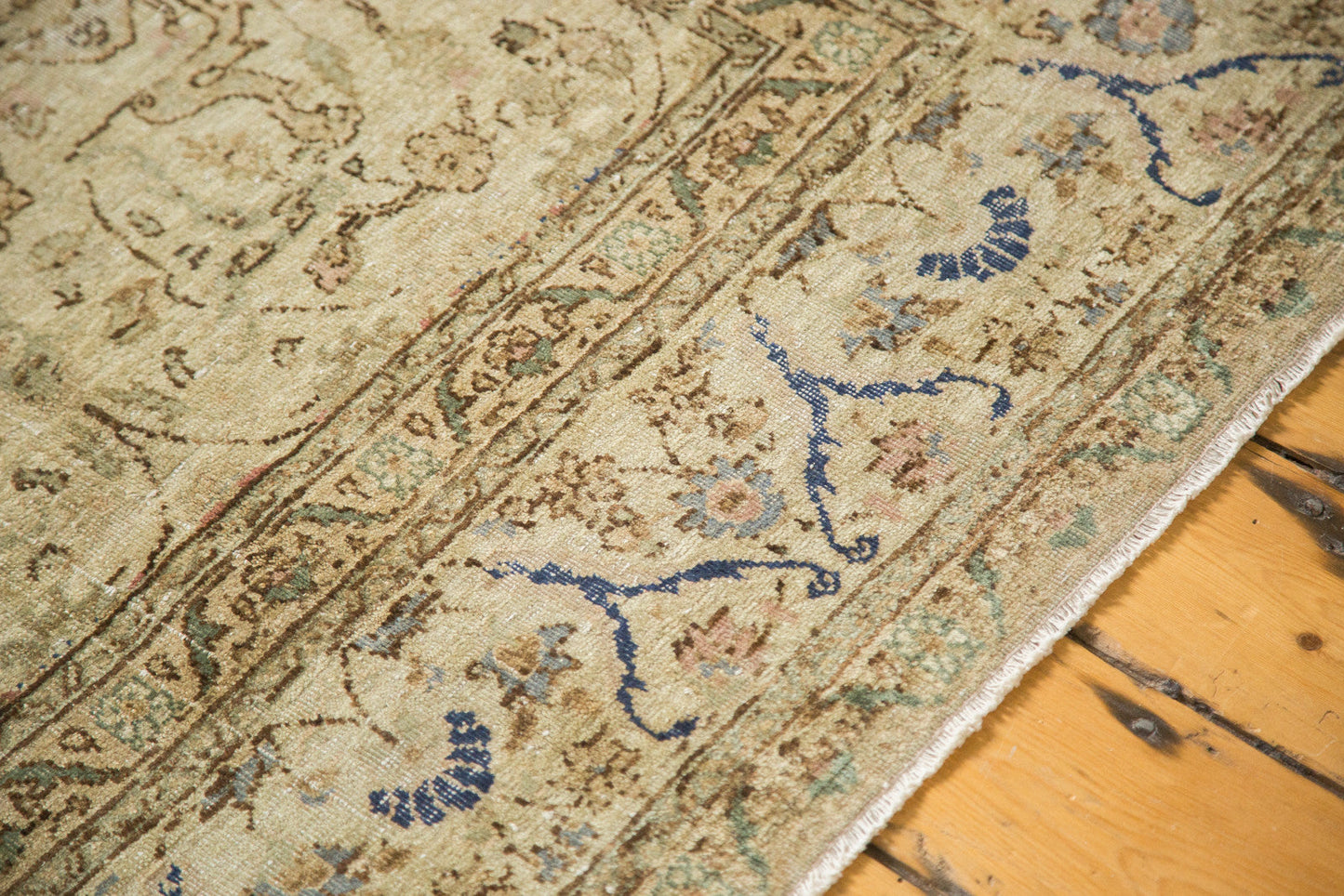 7x10 Vintage Distressed Sivas Carpet