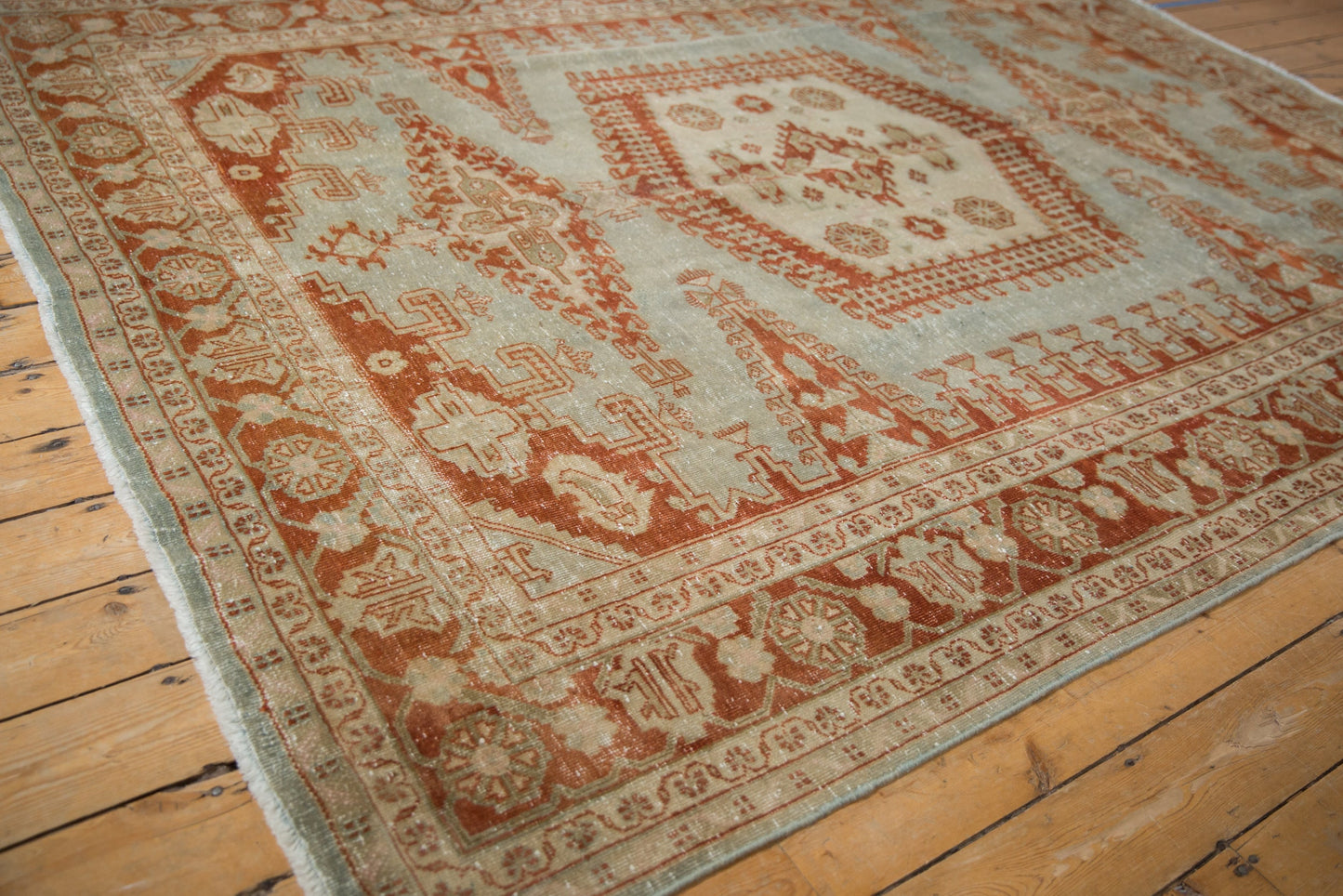 7.5x9.5 Vintage Distressed Veece Carpet