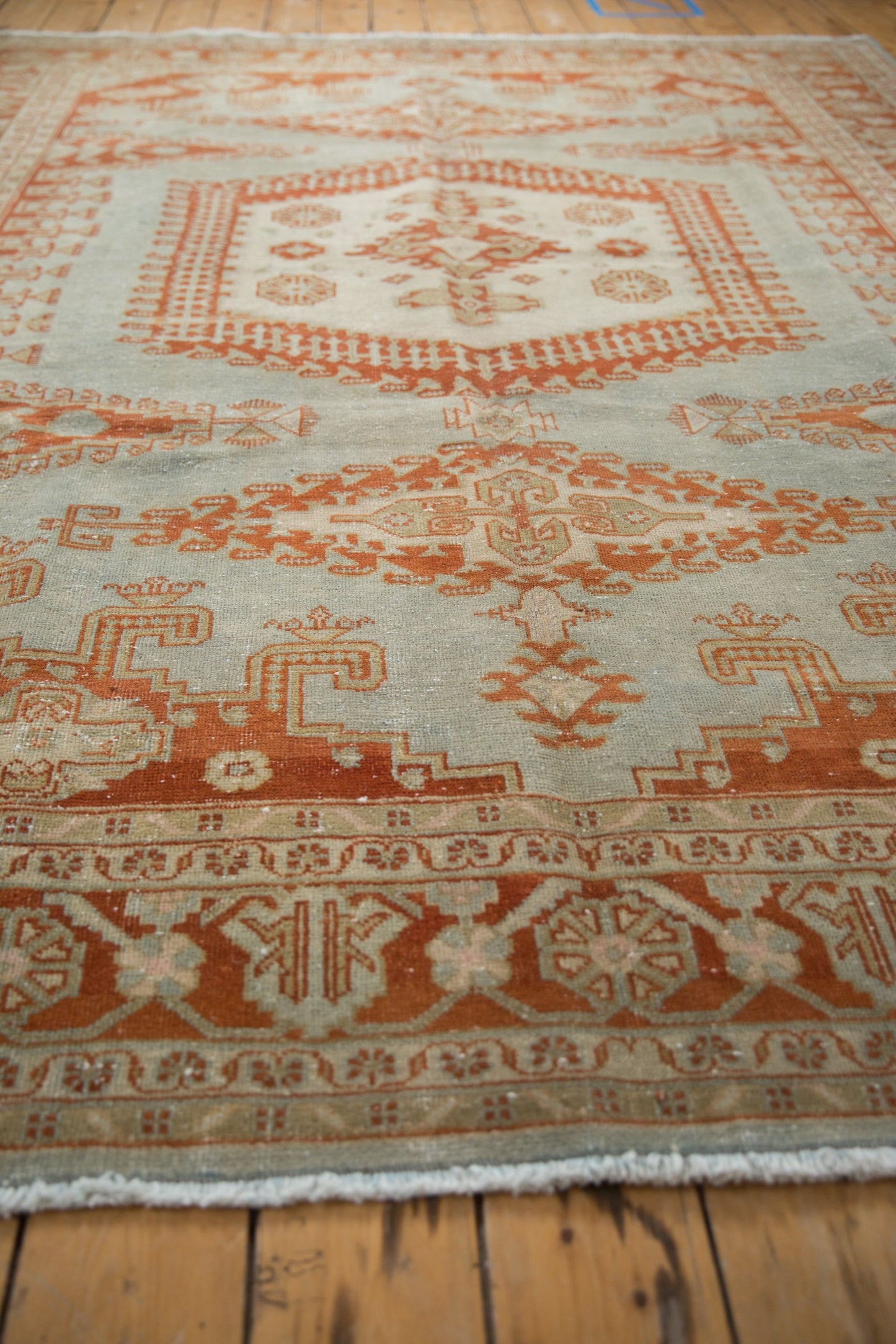 7.5x9.5 Vintage Distressed Veece Carpet