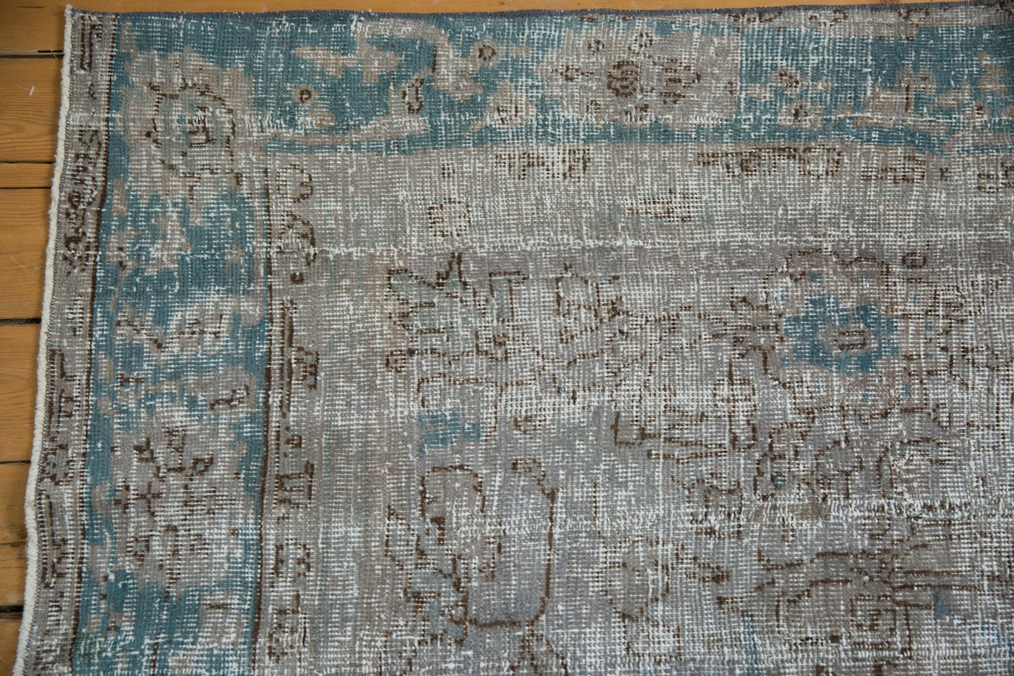 7.5x10.5 Vintage Distressed Oushak Carpet