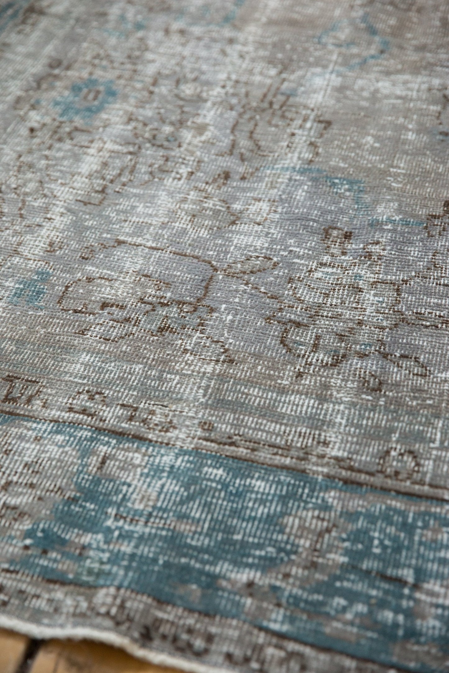 7.5x10.5 Vintage Distressed Oushak Carpet