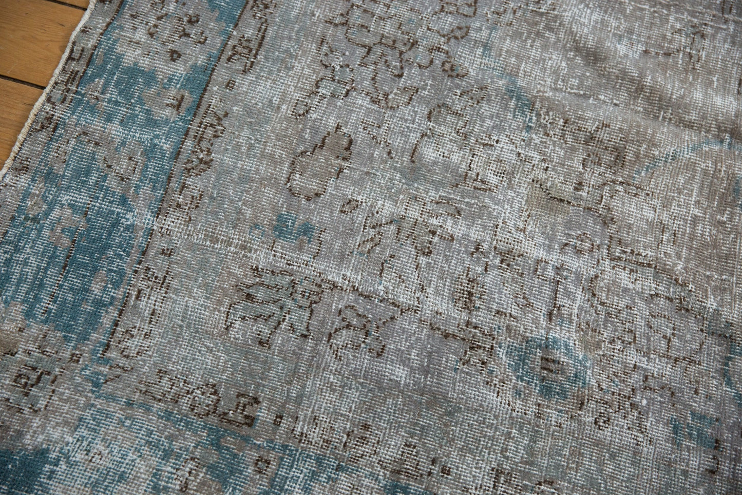 7.5x10.5 Vintage Distressed Oushak Carpet