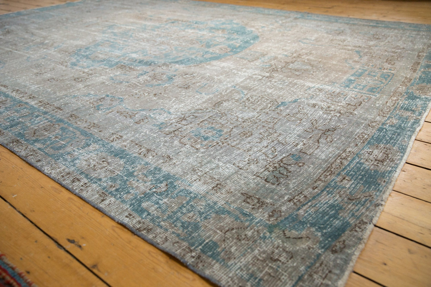 7.5x10.5 Vintage Distressed Oushak Carpet