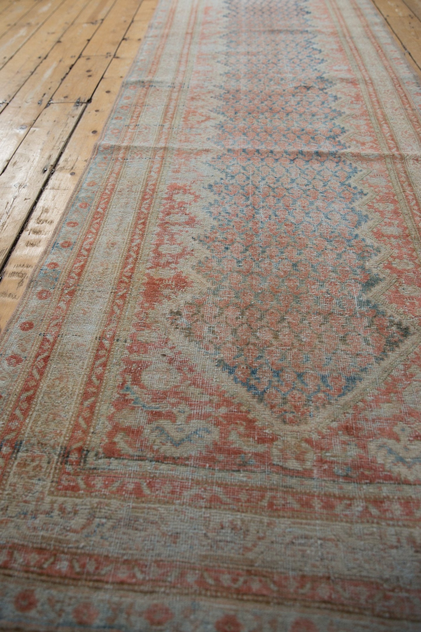3.5x13.5 Vintage Fine Distressed Mahal Rug Runner