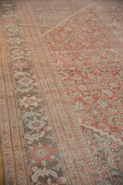 10.5x13 Vintage Distressed Mahal Carpet