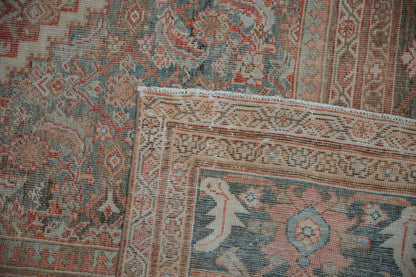 10.5x13 Vintage Distressed Mahal Carpet
