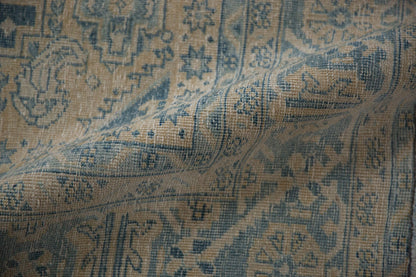 7x10 Vintage Distressed Veece Carpet