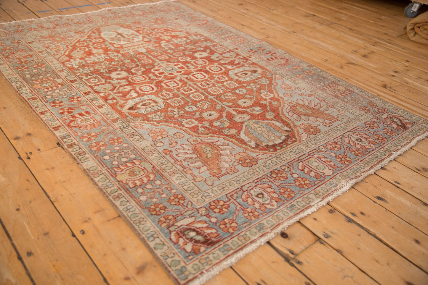 4.5x6.5 Vintage Distressed Baktiari Rug