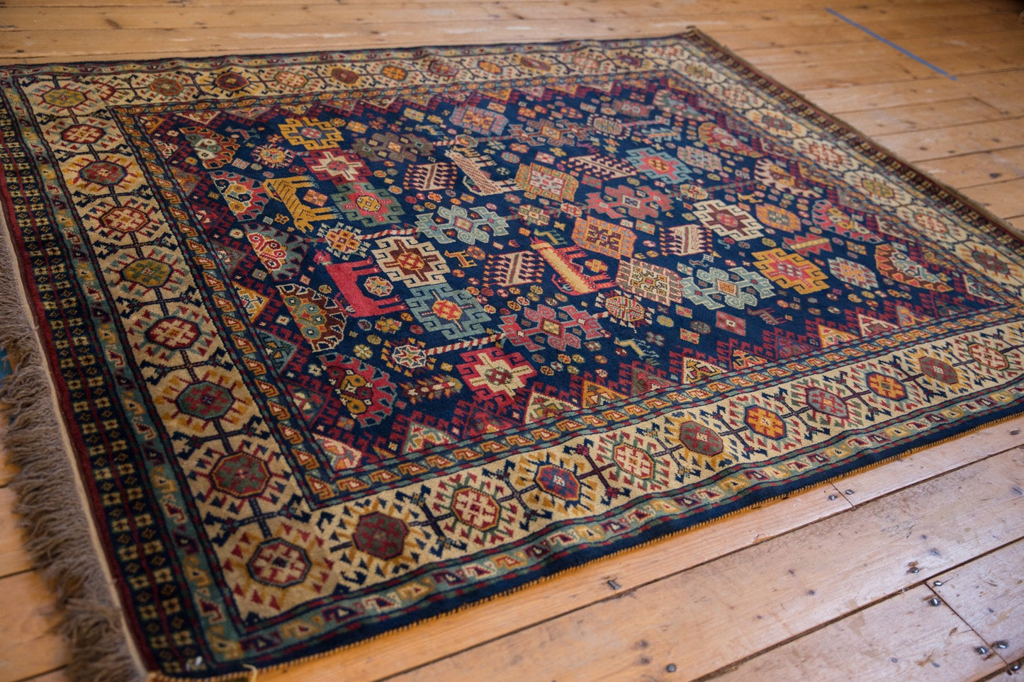5.5x6.5 Vintage Indian Shiraz Design Carpet