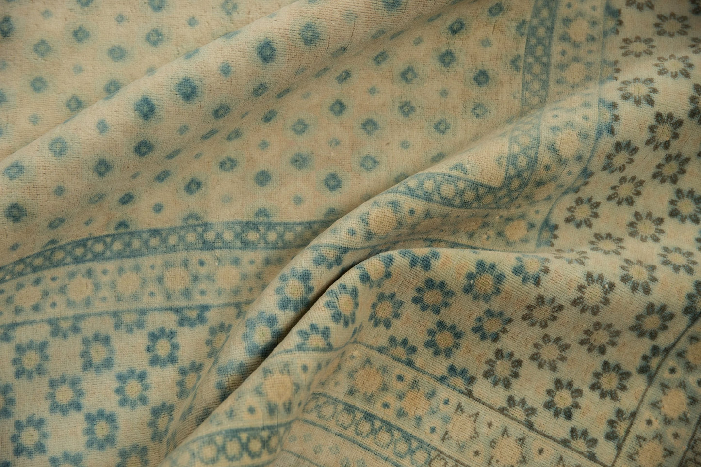 9x11.5 Vintage Distressed Bulgarian Tabriz Design Carpet