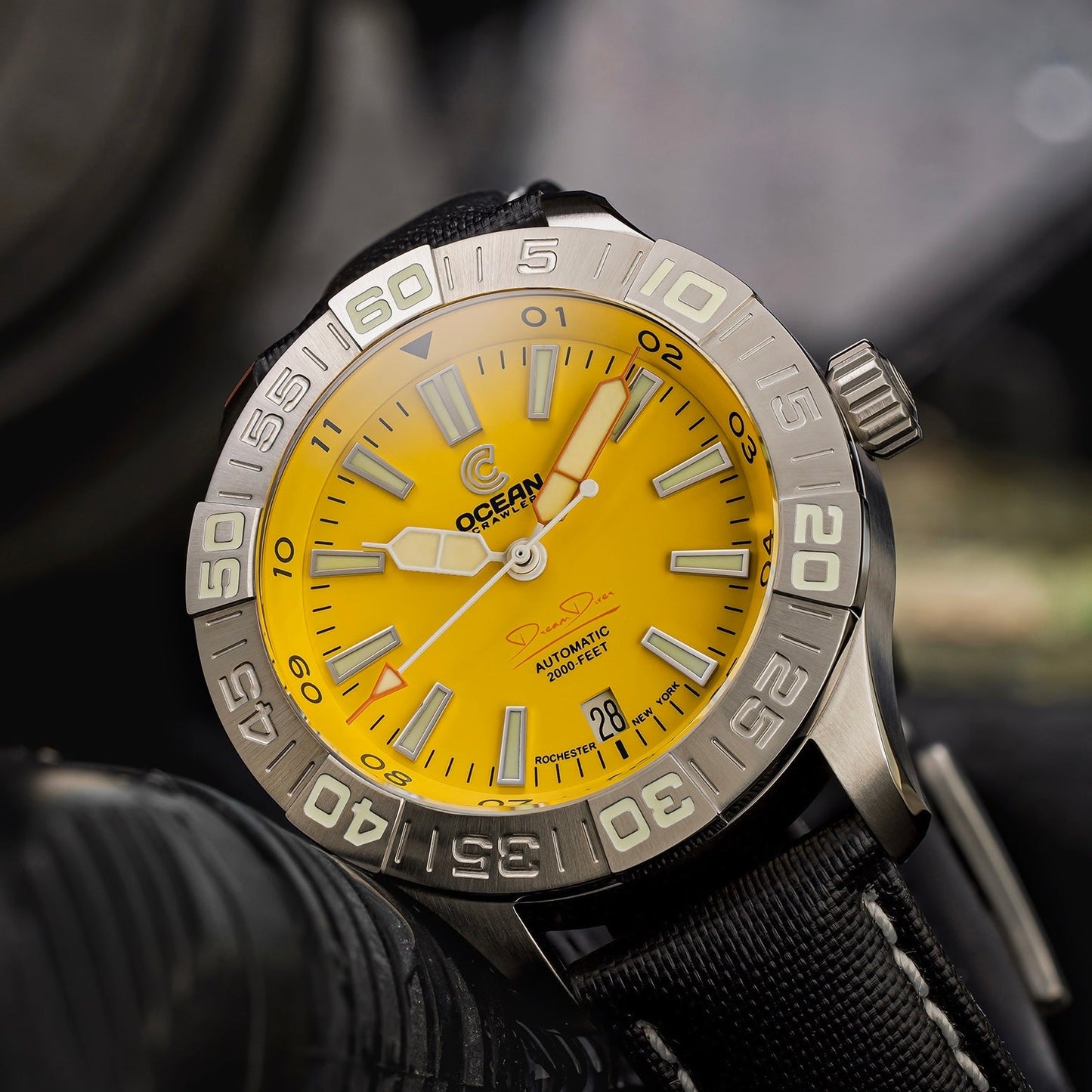 Dream Diver 2025 - Solar Shock Yellow